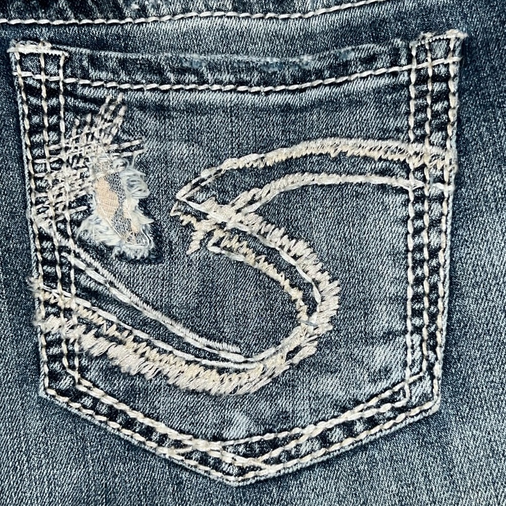 NWT SILVER JEANS👖 DISTRESSED RIPPED BOOTCUT TUESDAY JEANS Women’s 14 W34 L33 - Picture 10 of 15